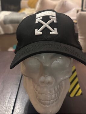 Off-White Black Cap with White Cross Arrows Embroidery